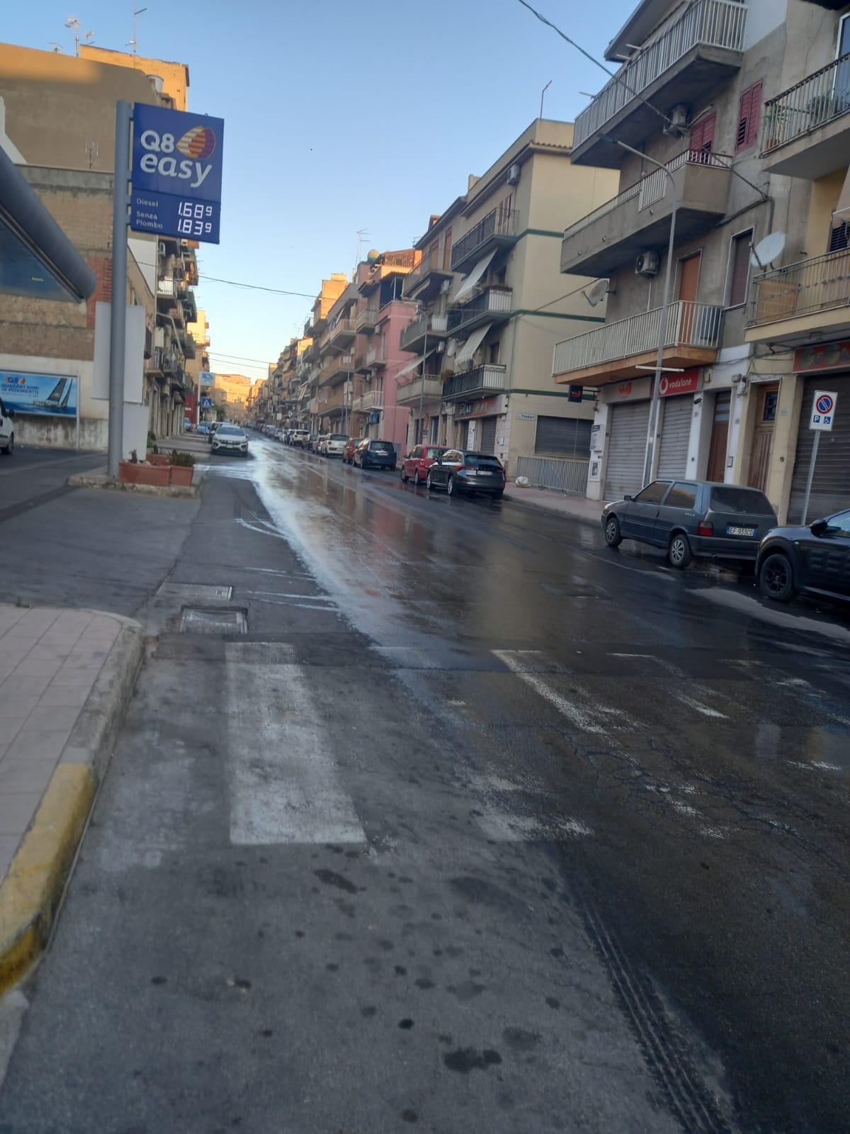 La via Gen. Cascino allagata e i rubinetti a secco&#8230; - 
