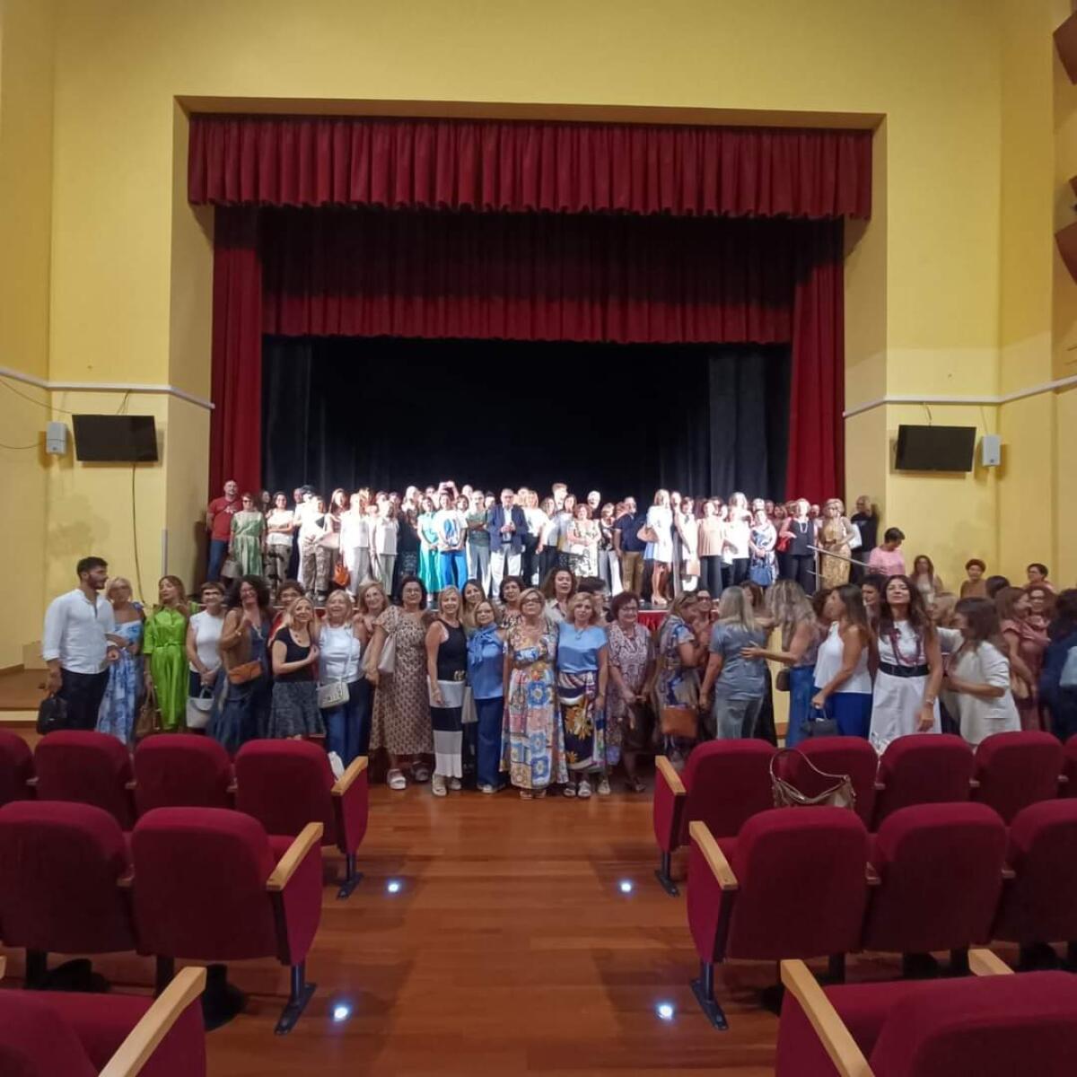 Romagnoli-Solito:primo collegio docenti al teatro “Eschilo” -