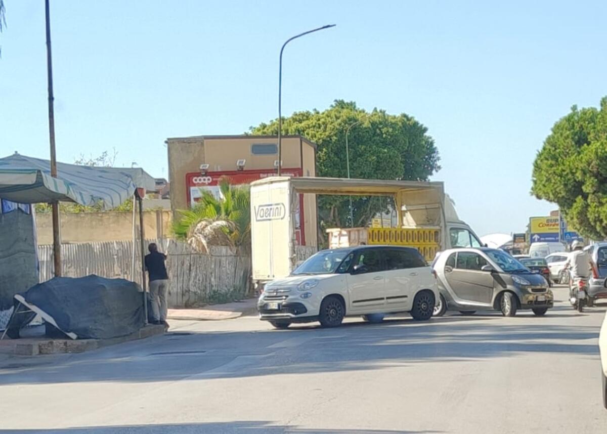 Incidente tra via Venezia e via Ruggero Settimo -
