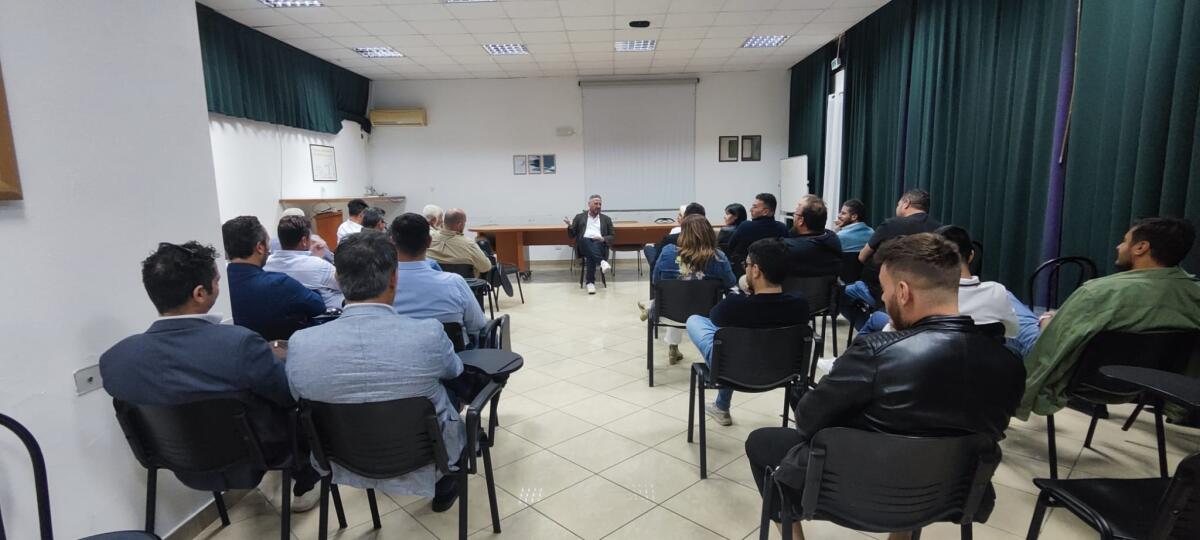 Scuvera incontra il partito gelese sui temi interni e del governo locale -