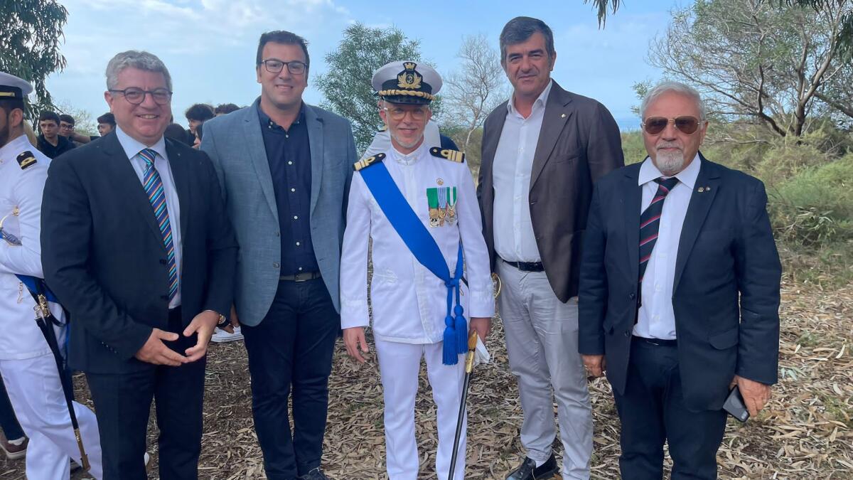 Cambio di guardia alla Capitaneria di Porto. Il Rotary presente al saluto al comandante Masci -