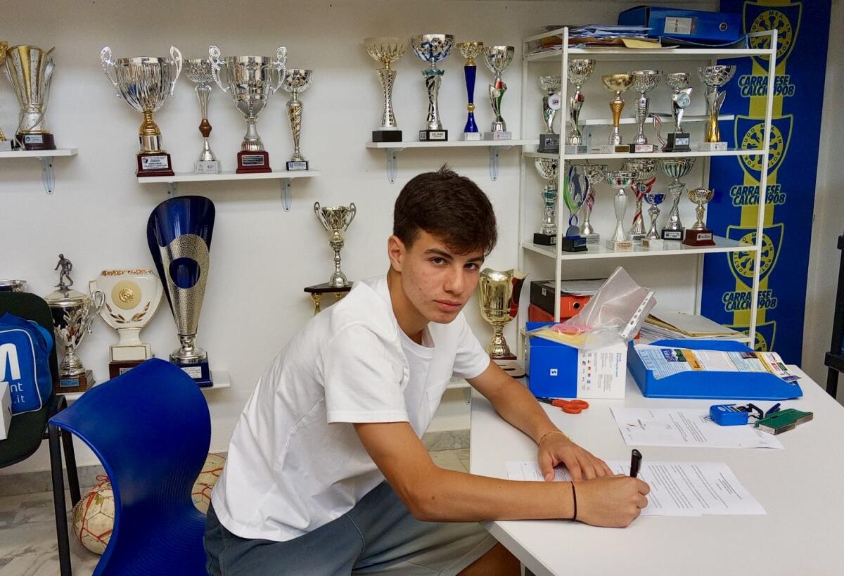 Nel vivaio della Carrarese (Serie B) anche il giovane gelese Gabriele Moscato - 