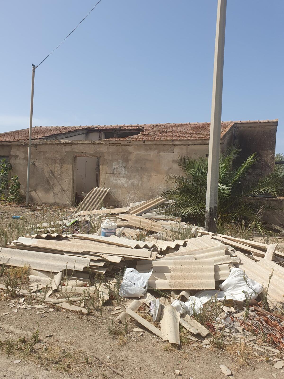 La discarica abusiva di amianto è servita - 