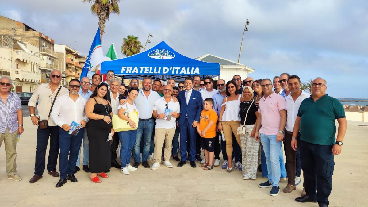 FdI riprende l’attività politica con i suoi big al Lungomare tra la gente -
