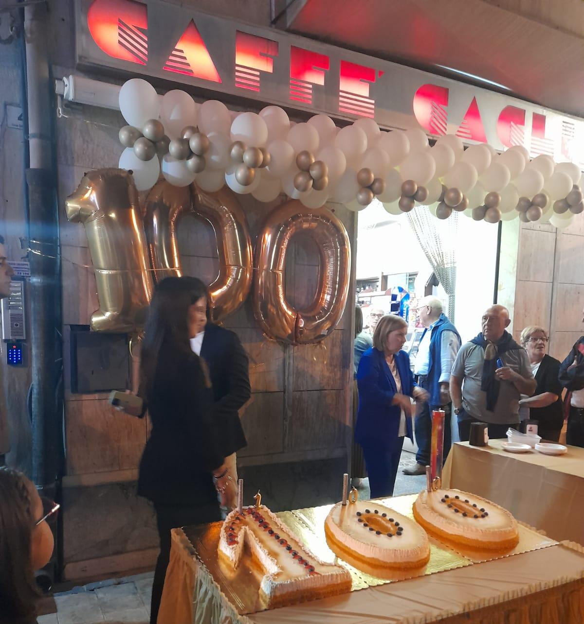 Il ‘Caffè Gagliano’ ha compiuto 100 anni ed è festa… -