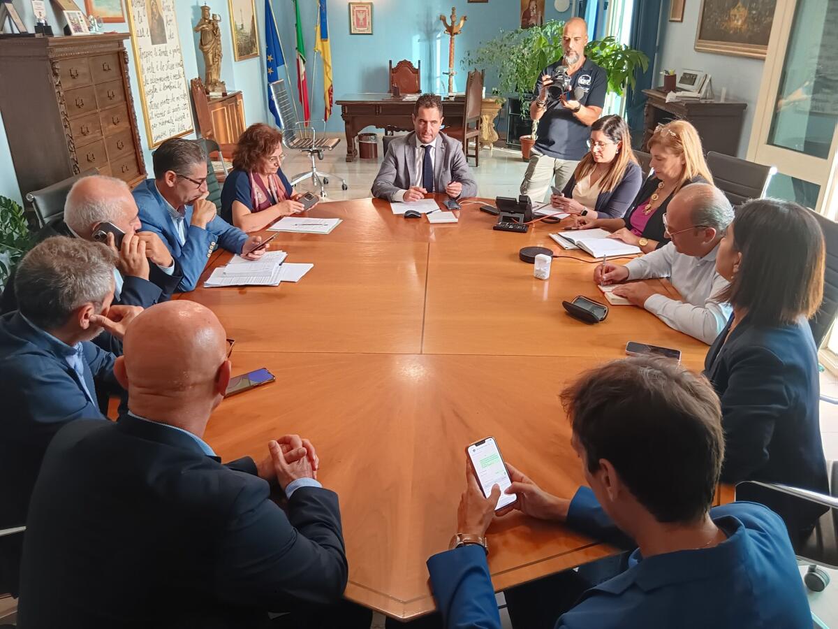 Sindaco e Giunta chiedono il contributo alla Regione per aumentare i loro stipendi - 