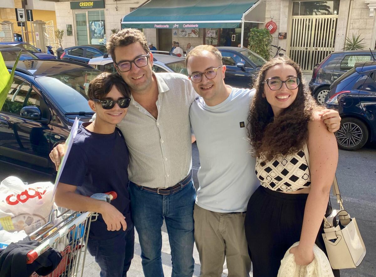 “Il piccolo gesto che può fare la differenza”: raccolta solidale di Leo club e Leo cubs - 