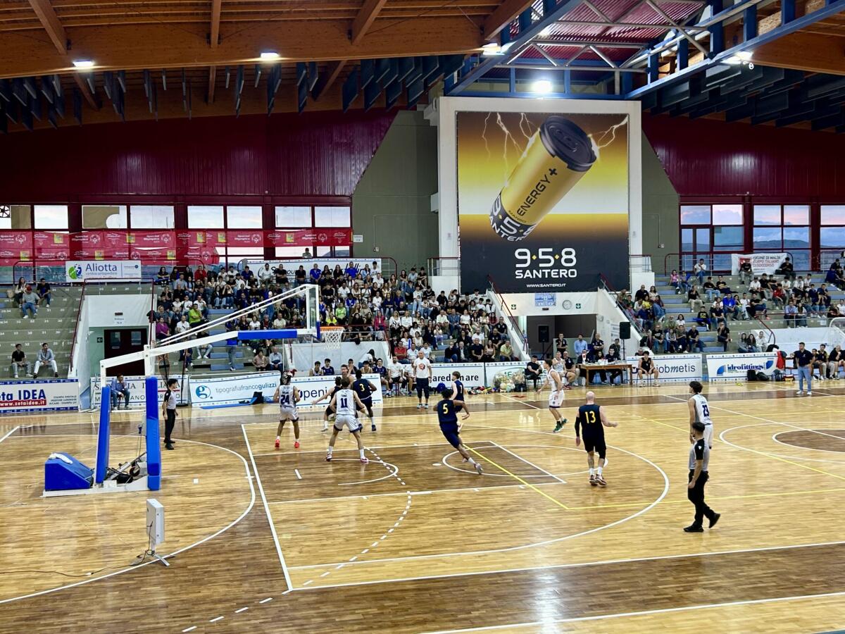 Gela basket, primo sorriso: netto successo casalingo contro il Giarre -