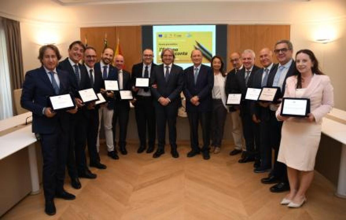 Premio &#8220;Po Fesr, l&#8217;Europa si racconta&#8221;, Schifani premia i 10 giornalisti vincitori - 