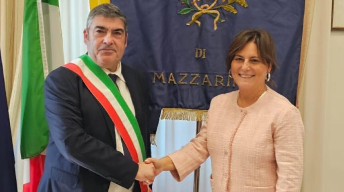 Anna Comandatore giura come assessore a Mazzarino.Nominato pure il vicesindaco -