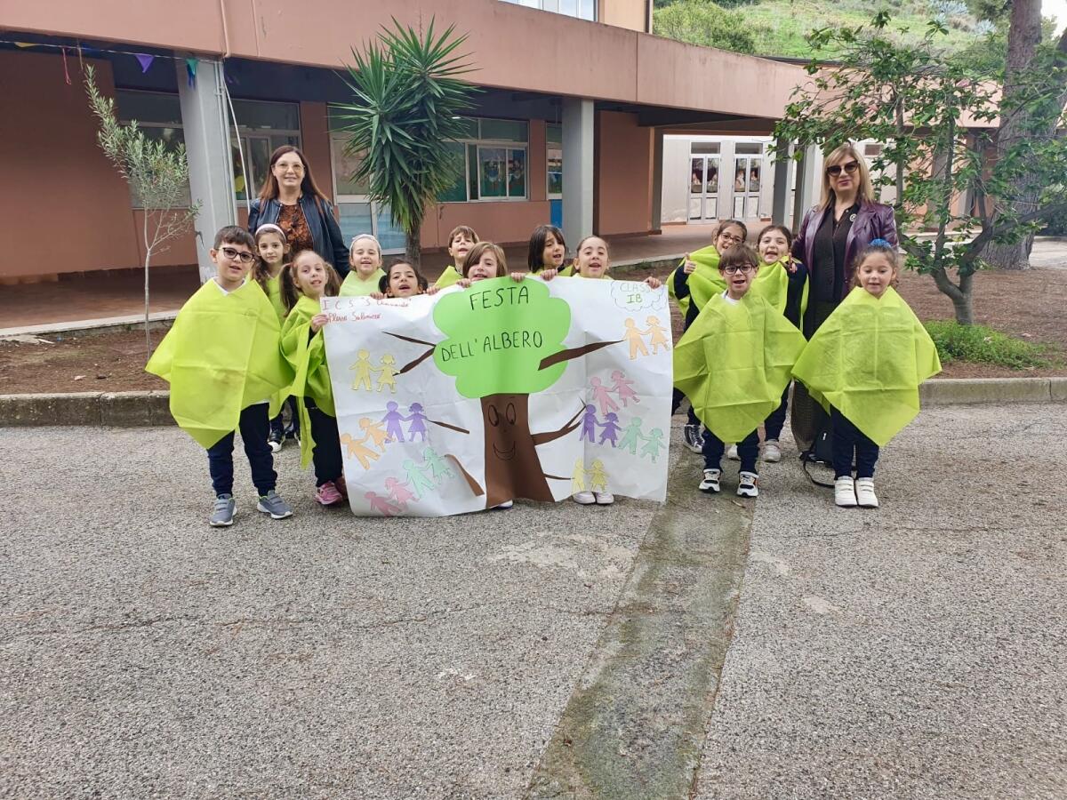 Alla “Quasimodo” le scuole primaria e dell’infanzia celebrano la Festa dell’albero -
