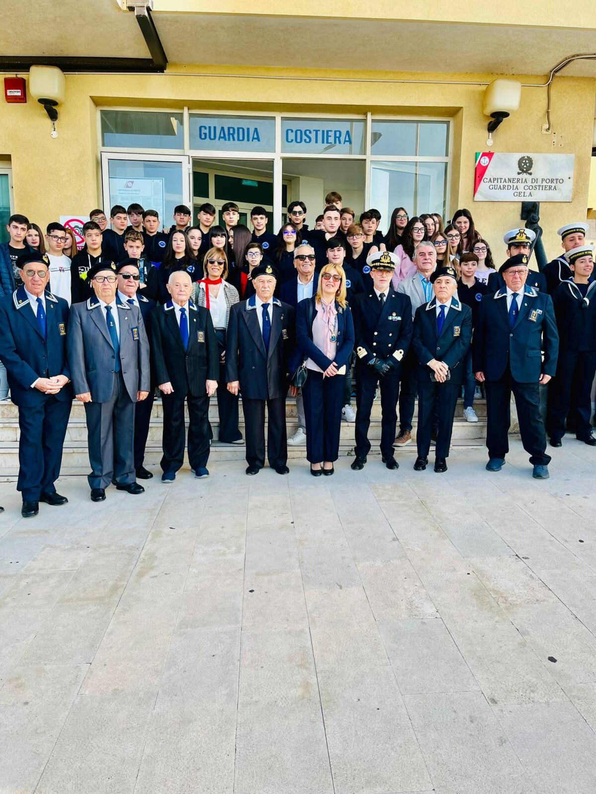 Battesimo del mare,una giornata memorabilile per gli studenti degli istituti Majorana e don Milani - 