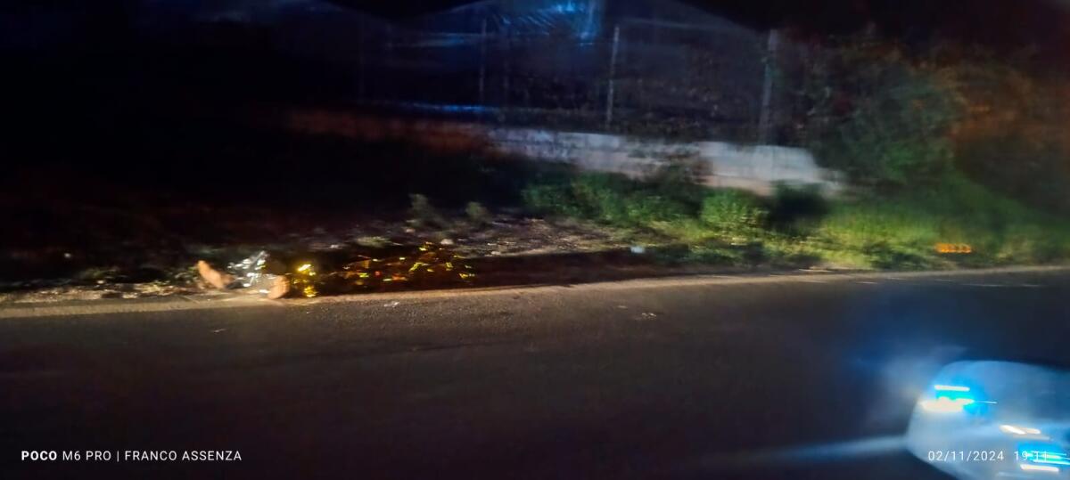 Falciato sulla bici, incidente mortale sulla Vittoria-Gela - 