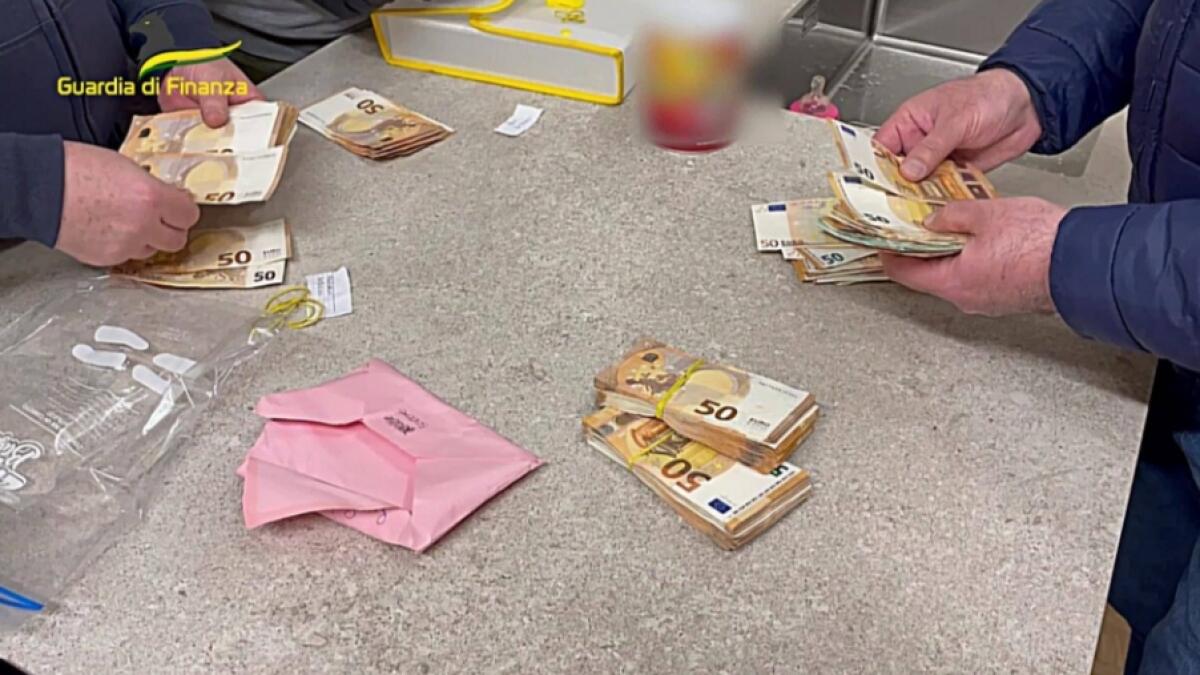 Fatture false: sequestrati 8,2 milioni di euro e diverse società. Quindici arrestati, tra cui un gelese - 