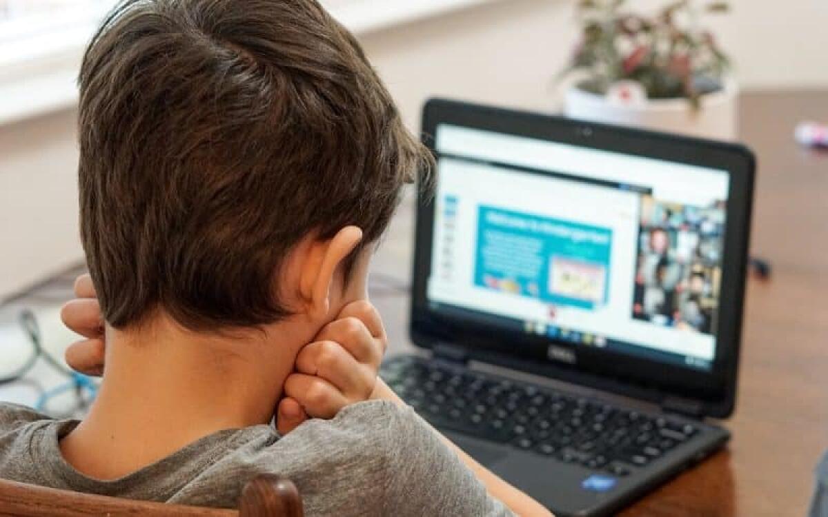 L&#8217;abuso delle apparecchiature digitali dei bambini e adolescenti - 