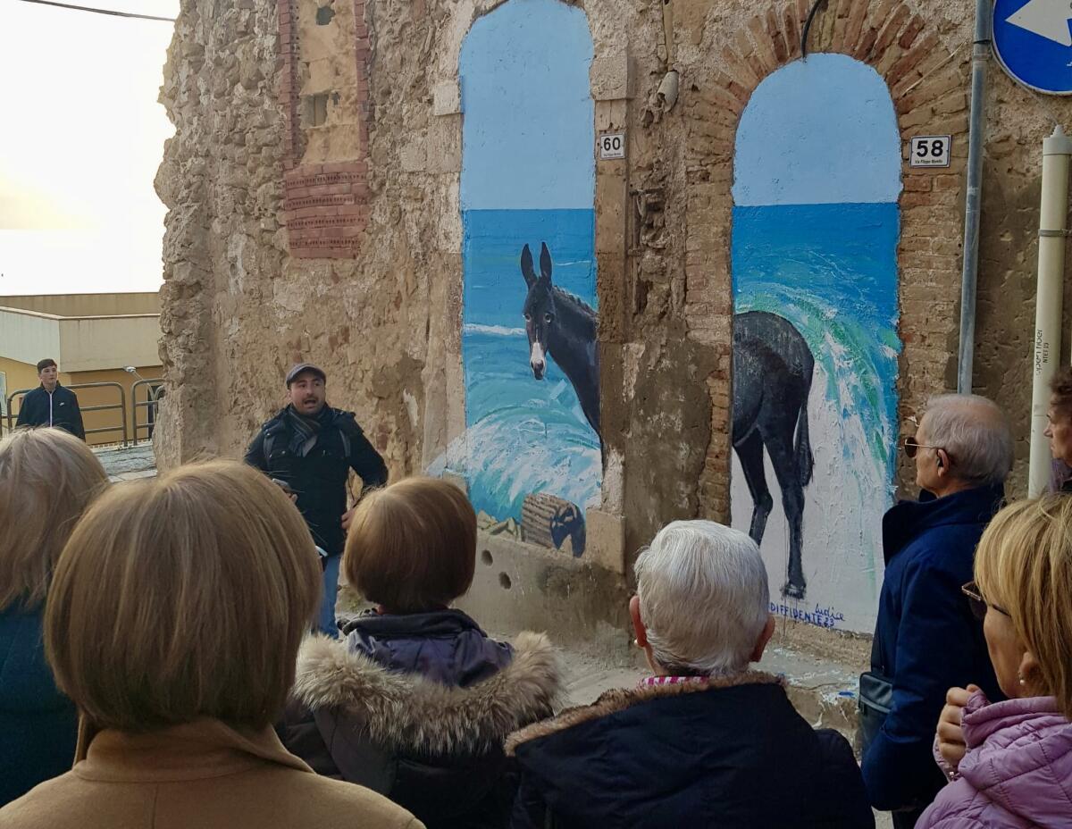 Per l’Unitre di Gela la visita alle opere di street art del progetto “Ué” - 