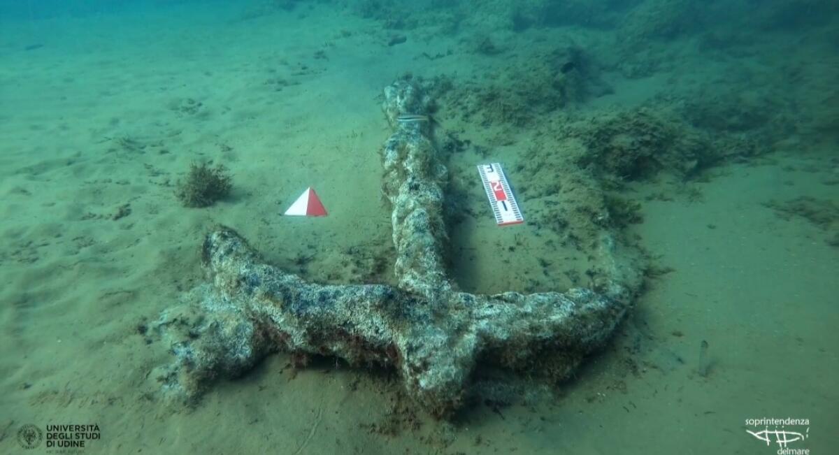Relitto del VI- V a.C e quattro ancore trovati nel mare di Santa Maria Focallo - 
