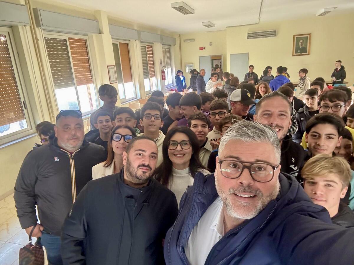Progetto “Valori in rete”, incontro al “Morselli” tra gli studenti e i rappresentanti del Gela calcio -