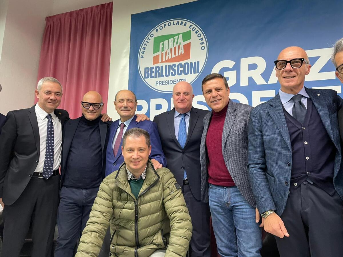 Schifani a Caltanissetta parla di acqua e rifiuti -