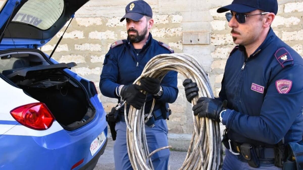 Furti di rame della luce pubblica e città al buio, due arresti a Niscemi -