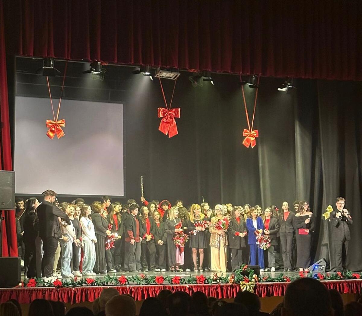 Il coro del Liceo Vittorini nel tempo di Natale -