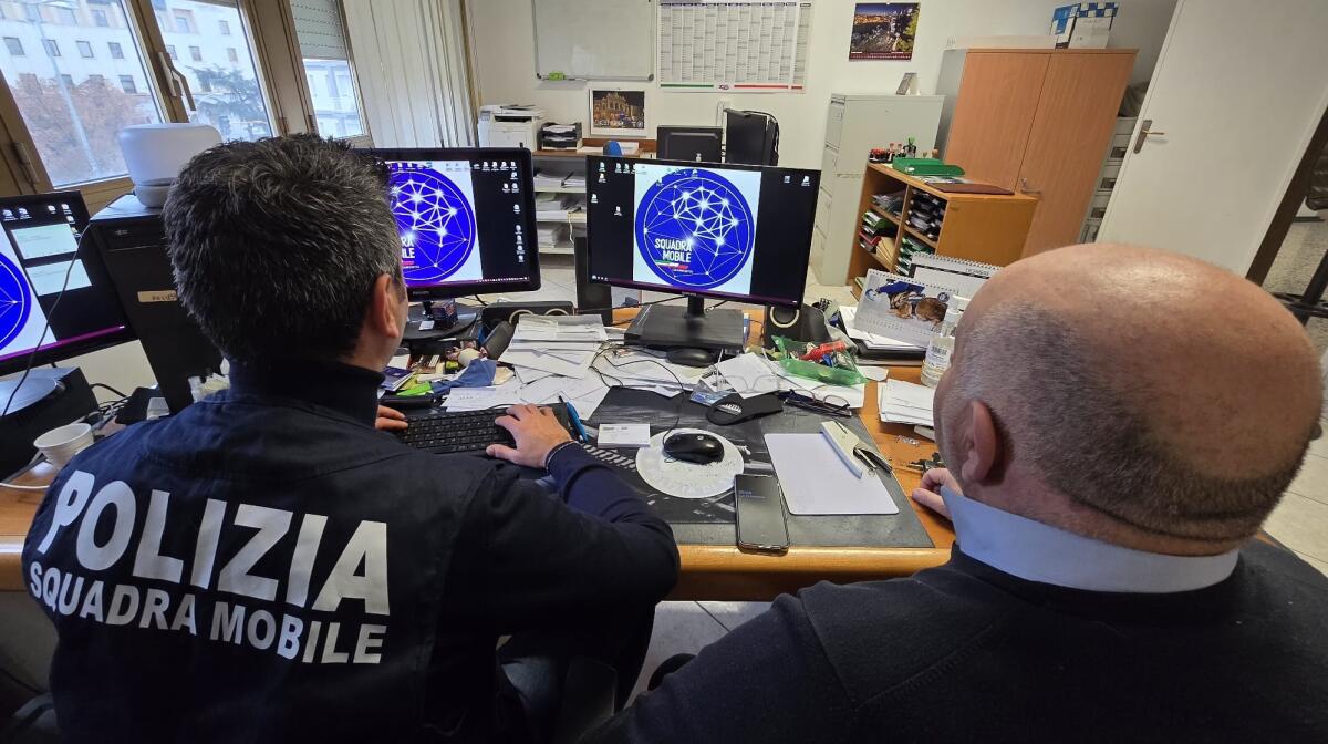 Divieto di avvicinamento all&#8217;anziana madre - 