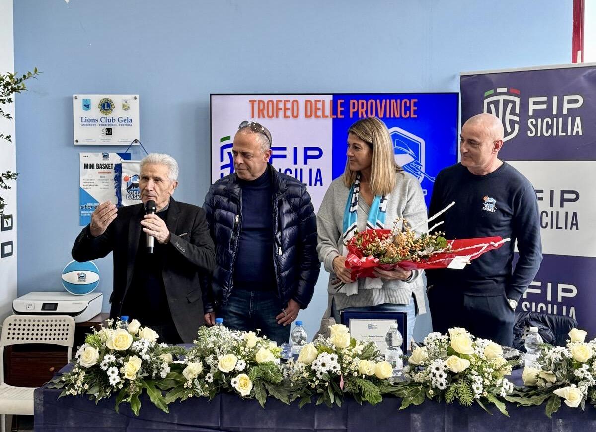Il prof. Antonio Romano premiato dalla Fip con la targa alla carriera -