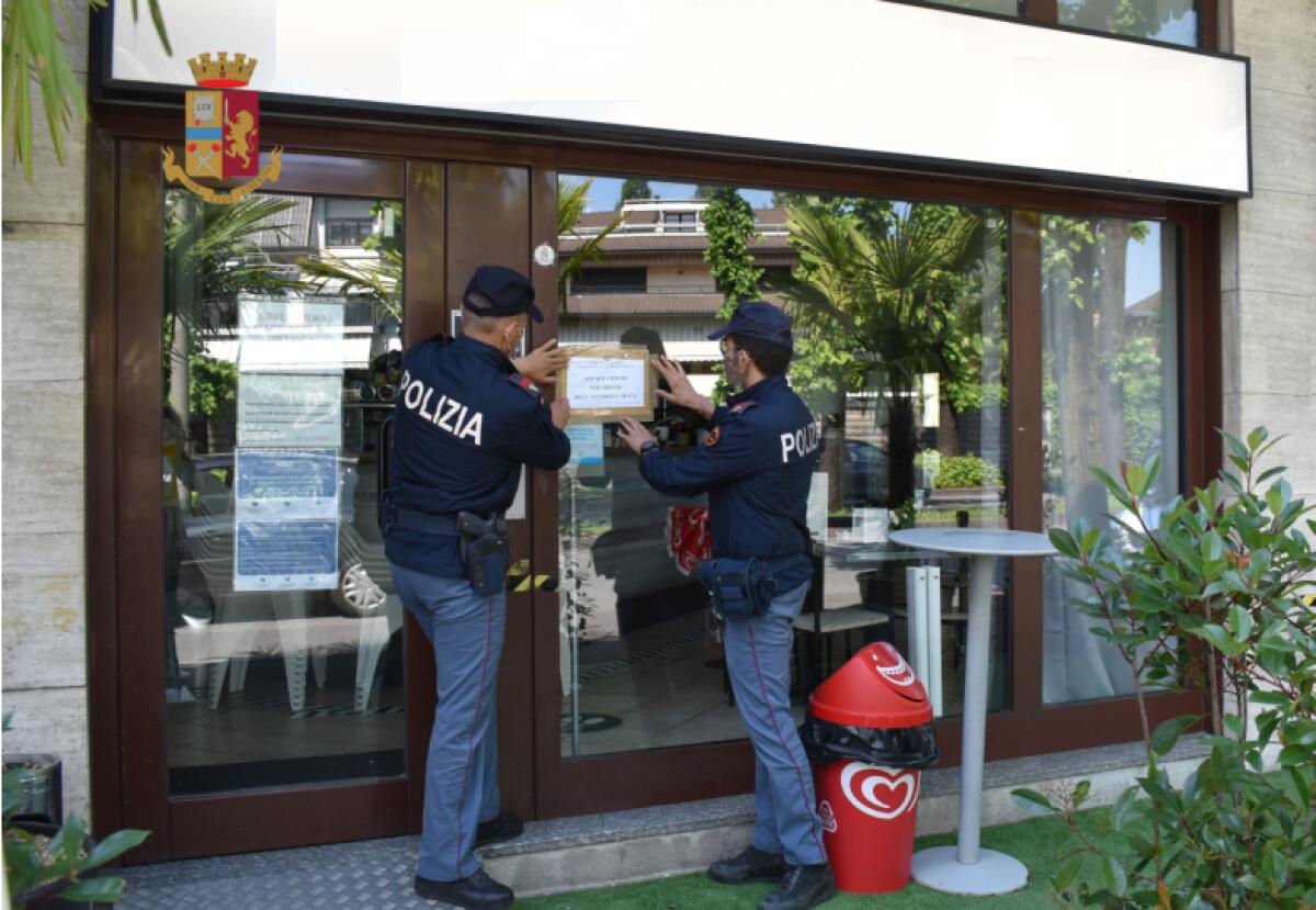 Serate danzanti senza autorizzazioni: diffidati 4 locali - 