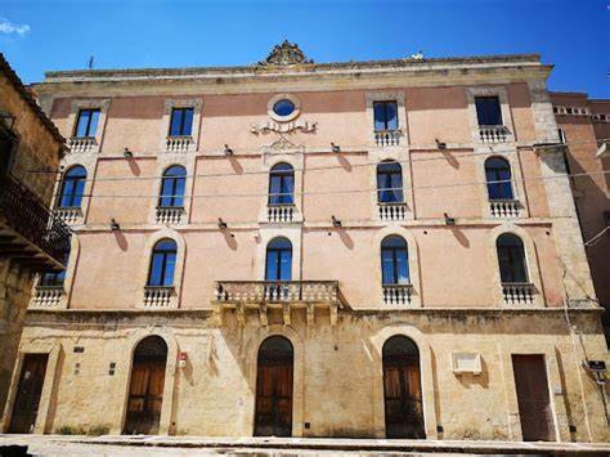 Stabilizzazione di 22 Contrattisti Comunali a Mussomeli - 