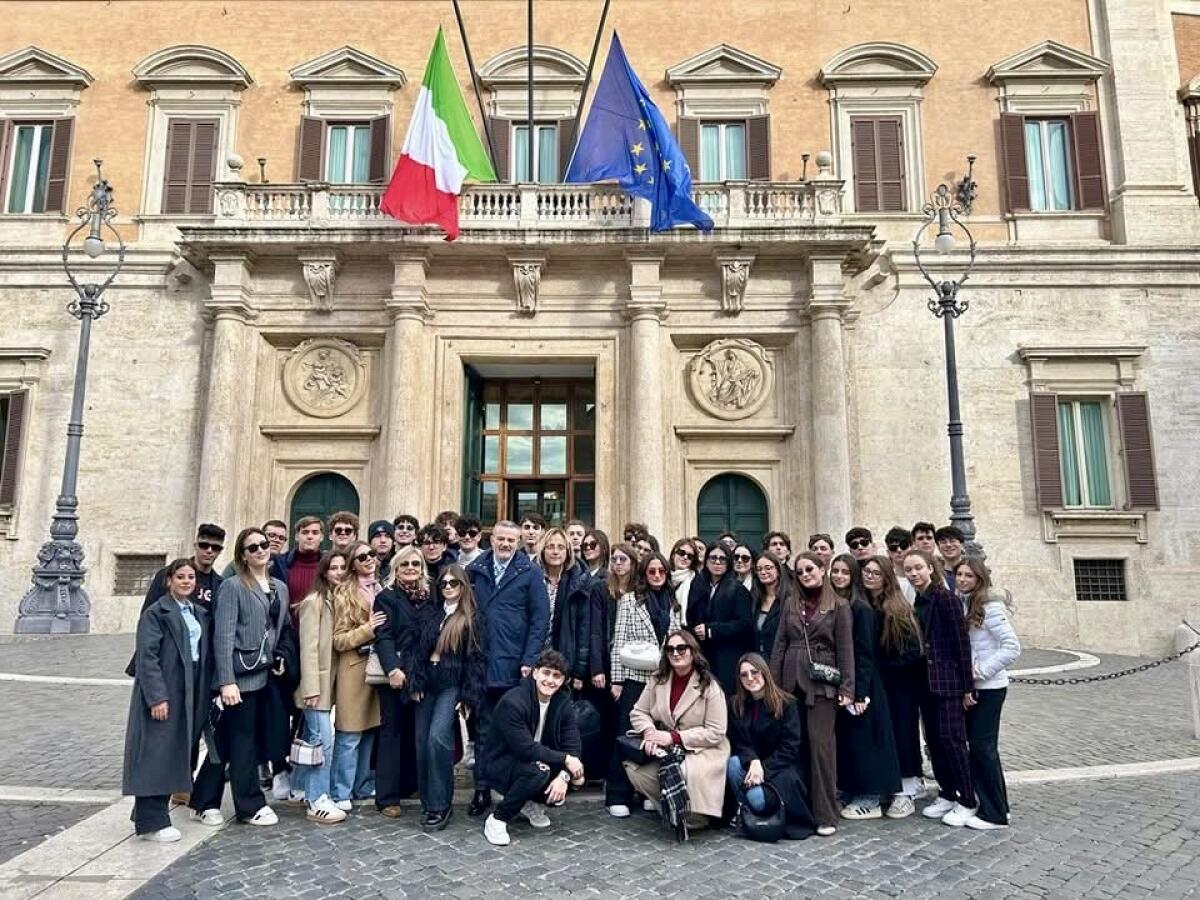 A contatto con i luoghi delle istituzioni: gli alunni del Liceo classico a Roma per un progetto di educazione civica -