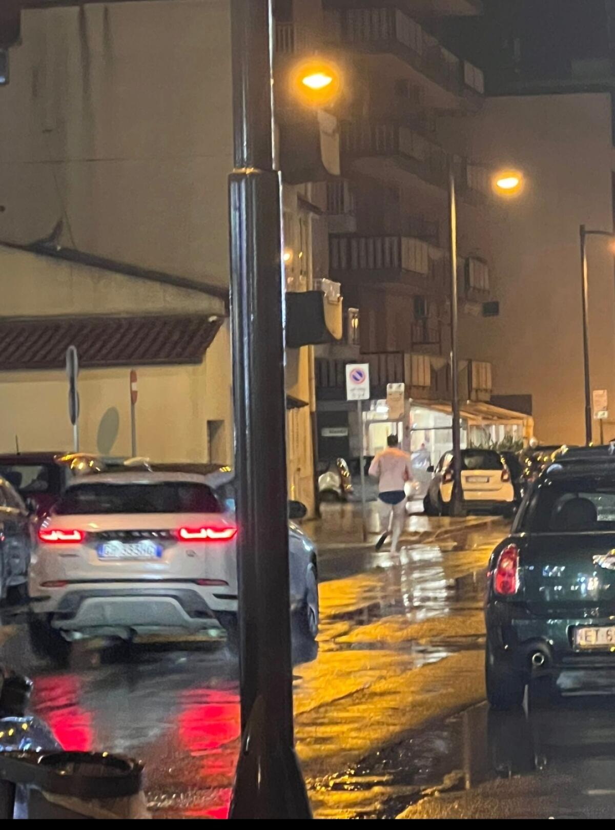 Giovane nudo attraversa via Palazzi e va in ospedale - 