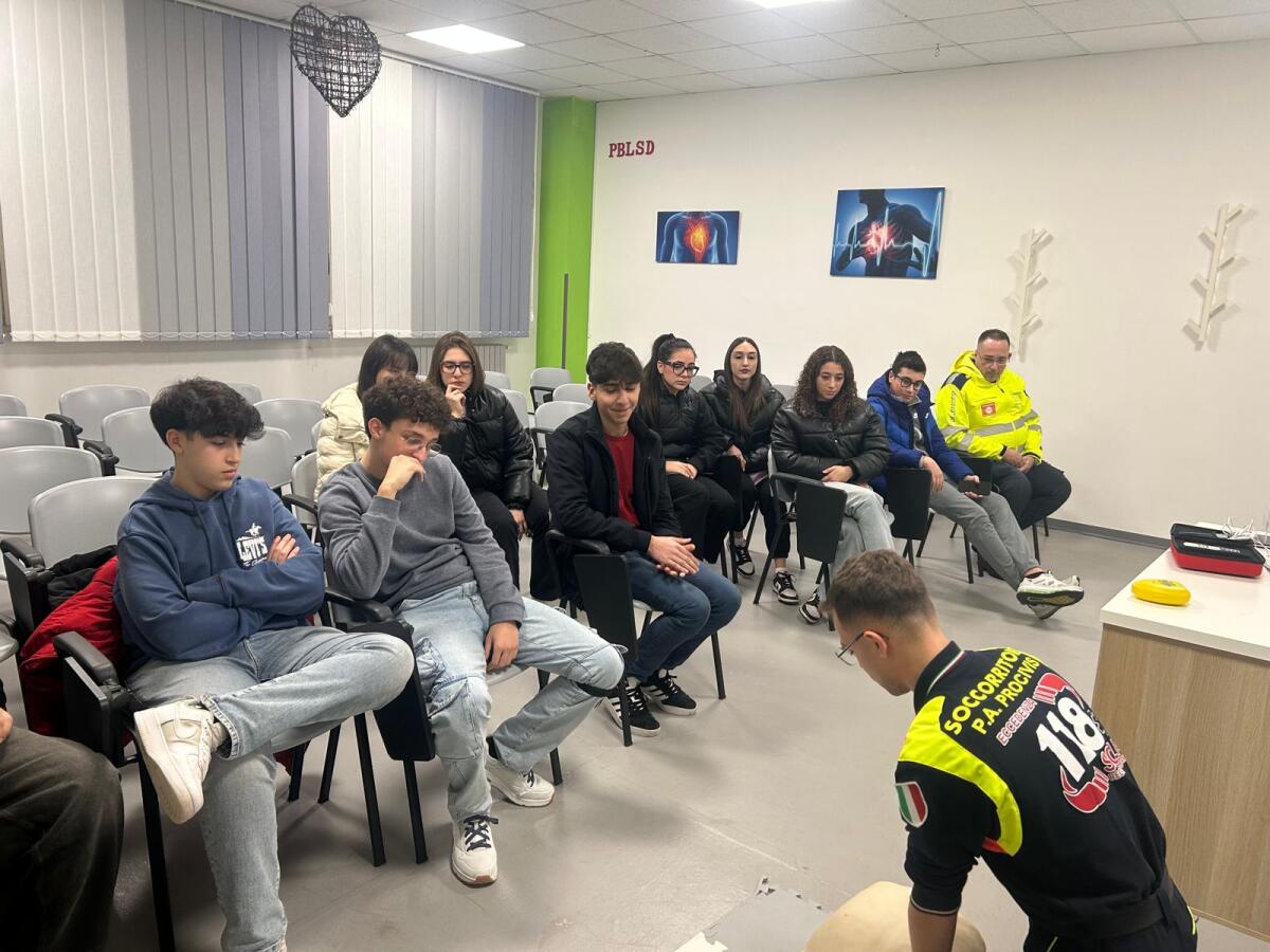 Studenti del Classico alla Procivis imparano le tecniche BLSD -