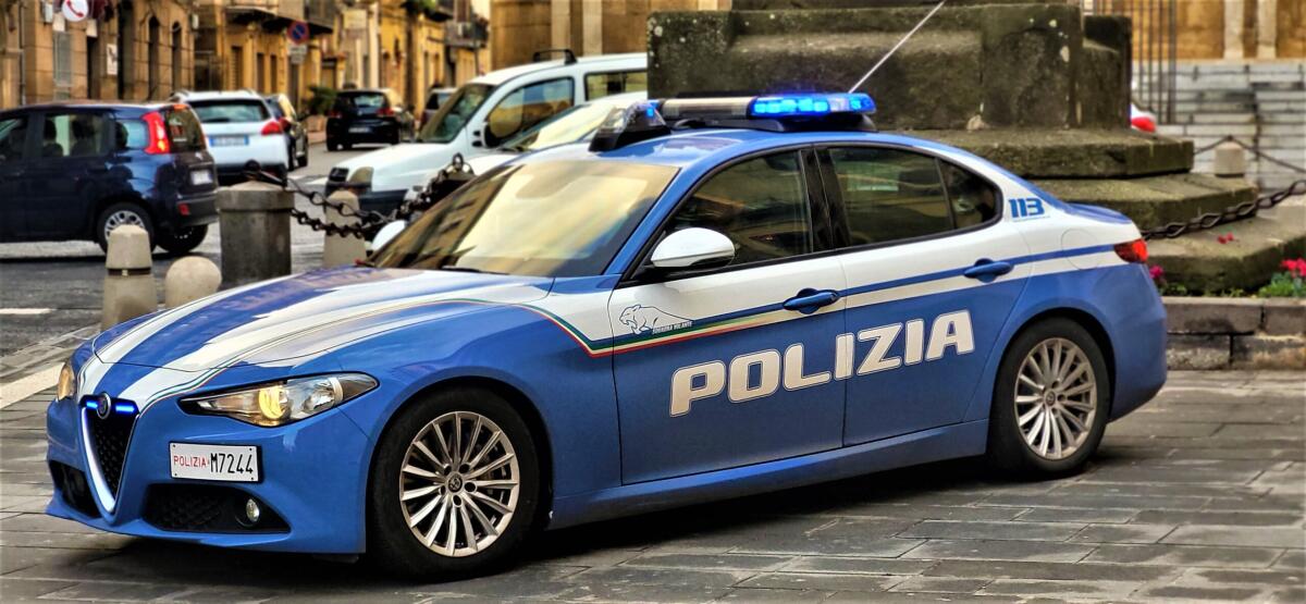 Trovato vicino all’abitazione dell’ex moglie vittima di stalking, nisseno arrestato -