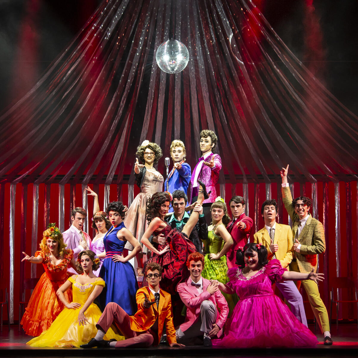 “Riflessi culturali”: appuntamento da tutto esaurito il 18 gennaio con il musical “Grease&#8221; - 