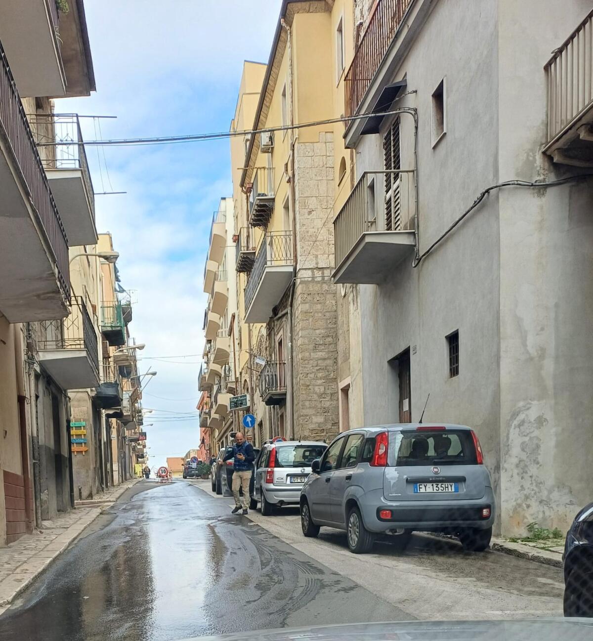 Perdita idrica lungo la via Matteotti -