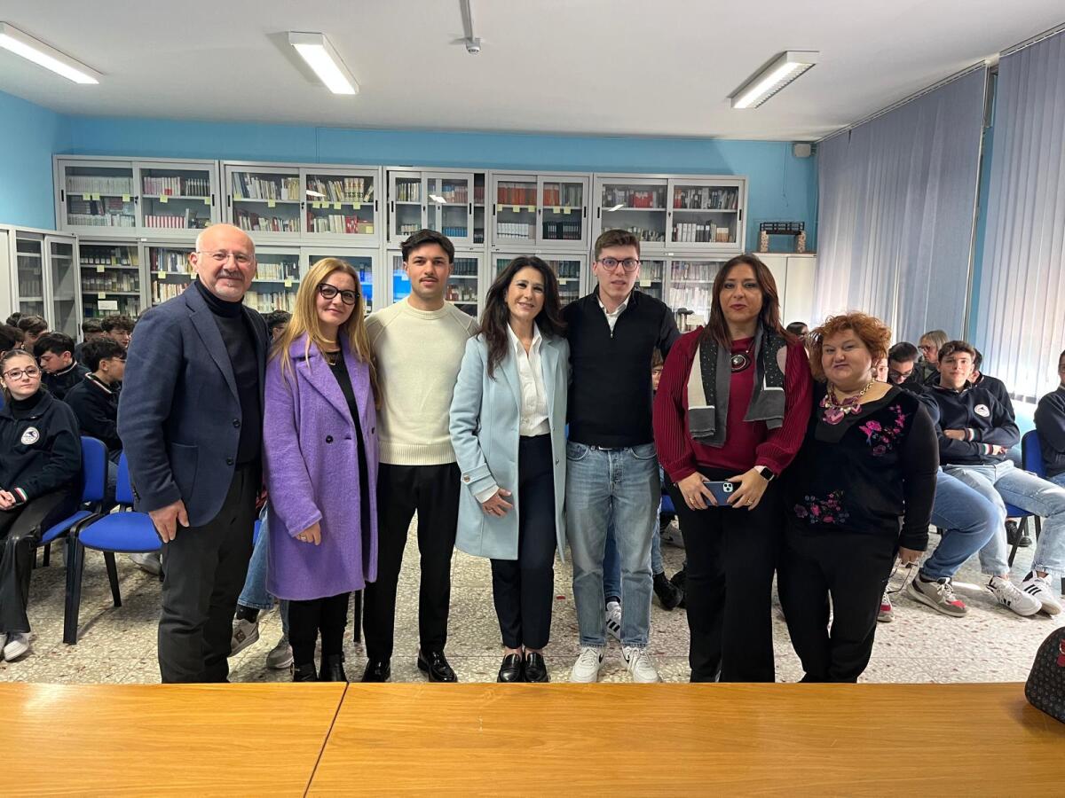 Due ex studenti del Majorana raccontano i traguardi raggiunti nell&#8217;Aeronautica - 