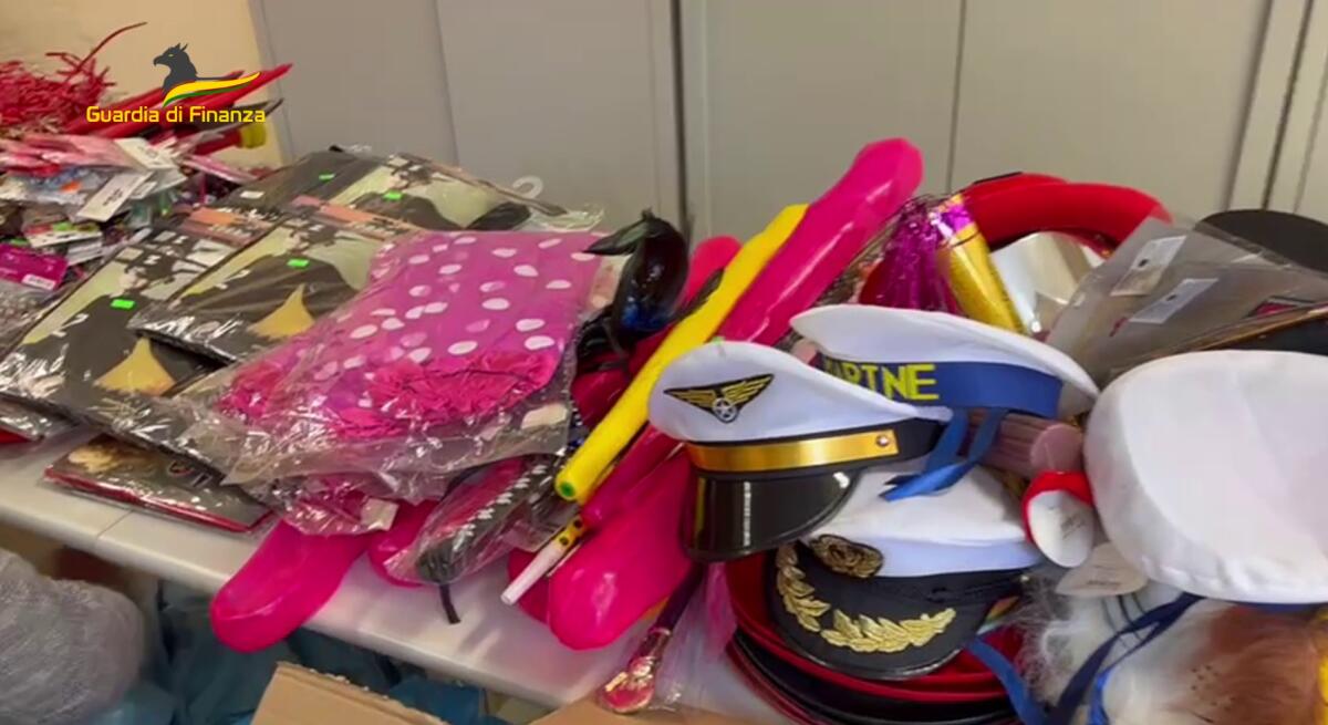 Prodotti di Carnevale non sicuri, sequestro della Finanza -