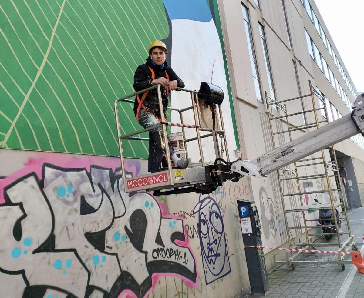 Street-art a Milano: Robico realizza l’opera “Innova•Ture” per FinecoBank -