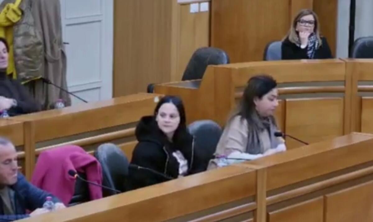 Venti fototrappole contro i sacchetti selvaggi inutilizzate per carenza di vigili urbani -
