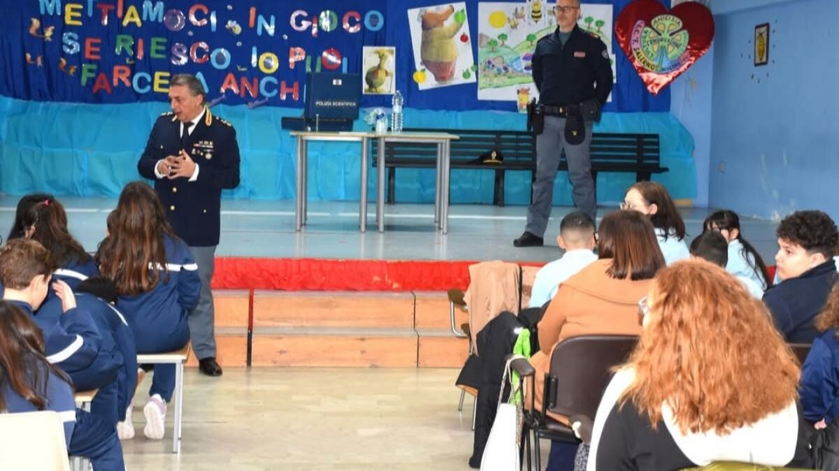 La Polizia di Niscemi incontra gli studenti - 