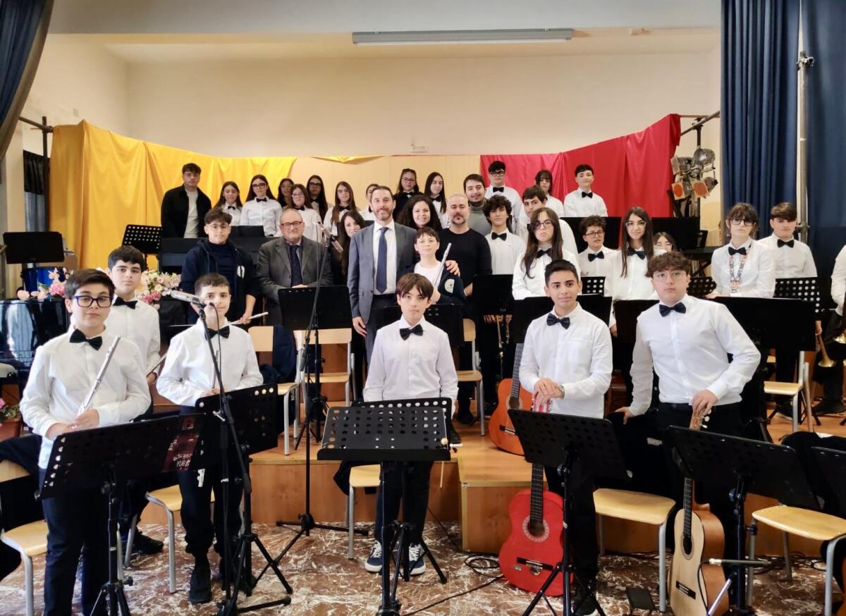 Il dirigente dell’Ambito di Caltanissetta ed Enna in visita alla “Romagnoli-Solito” -