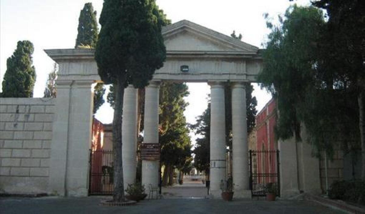 Cambiano gli orari di apertura al Cimitero Monumentale -