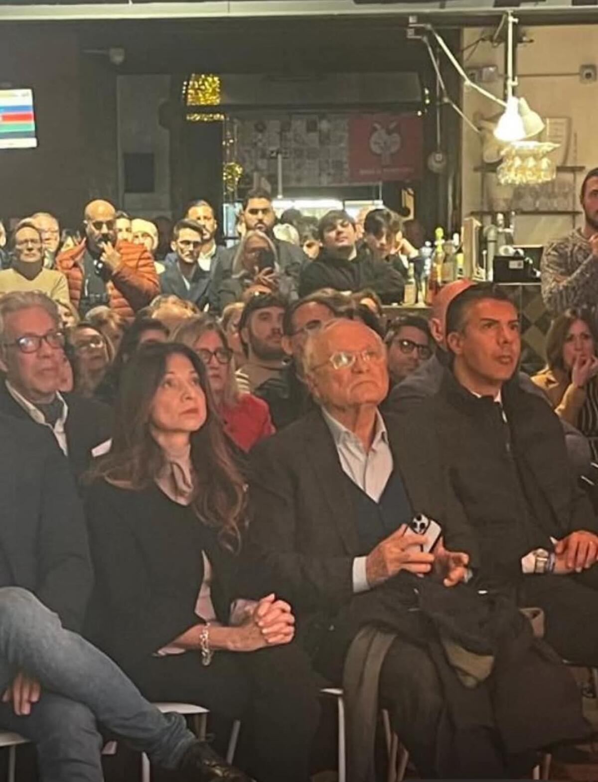 Donegani in prima fila alla presentazione di “Controcorrente” -