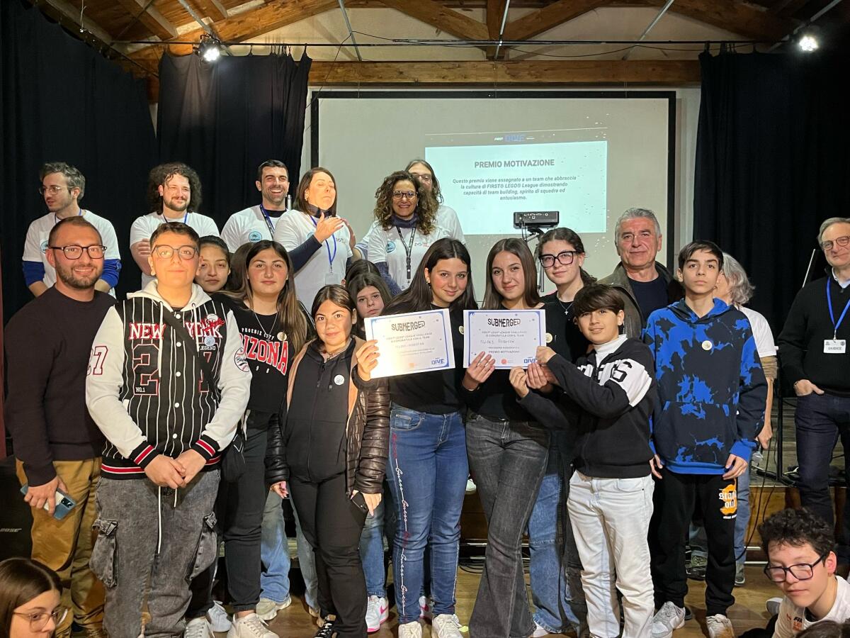 Dieci ragazzi della Don Milani si distinguono alla LEGO Challenge col team ROBOFAN - 