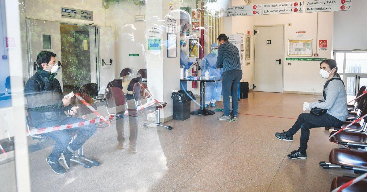 Sanità: nuova bocciatura dal Ministero per la Sicilia - Foto Claudio Furlan - LaPresse 
23 Aprile 2020 Milano (Italia) 
News
Partono oggi i test sierologici per mappare il contagio da coronavirus all&#x2019;ospedale di Alzano Lombardo

Photo Claudio Furlan/Lapresse
23 Aprile 2020 Milano (Italy)
Serologica