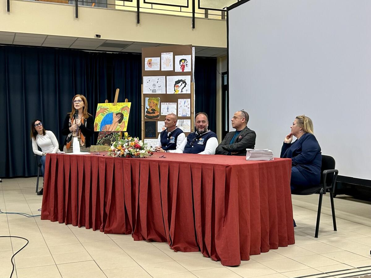 “Lo sport vince contro il bullismo”: iniziativa alla “Verga” con il “Morselli” ed il Gela basket  - 