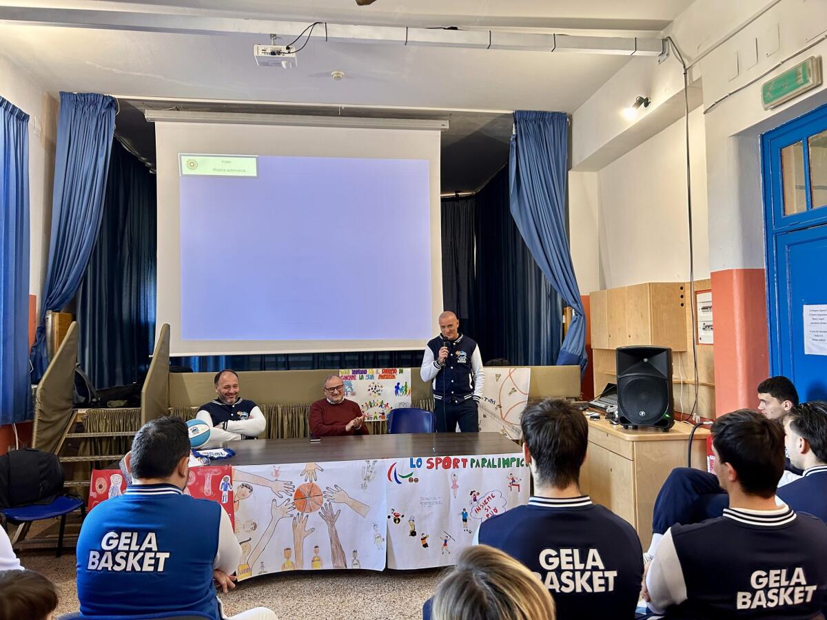 “Lo sport come fenomeno di integrazione”: il Gela basket incontra gli alunni del plesso “A. Aldisio” -