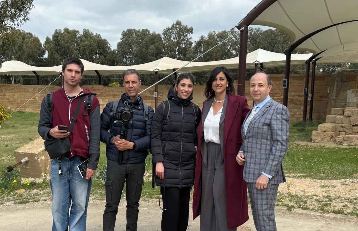 Con Maria Grazia Cucinotta su La7 riflettori sul pane e la storia antica di Gela -