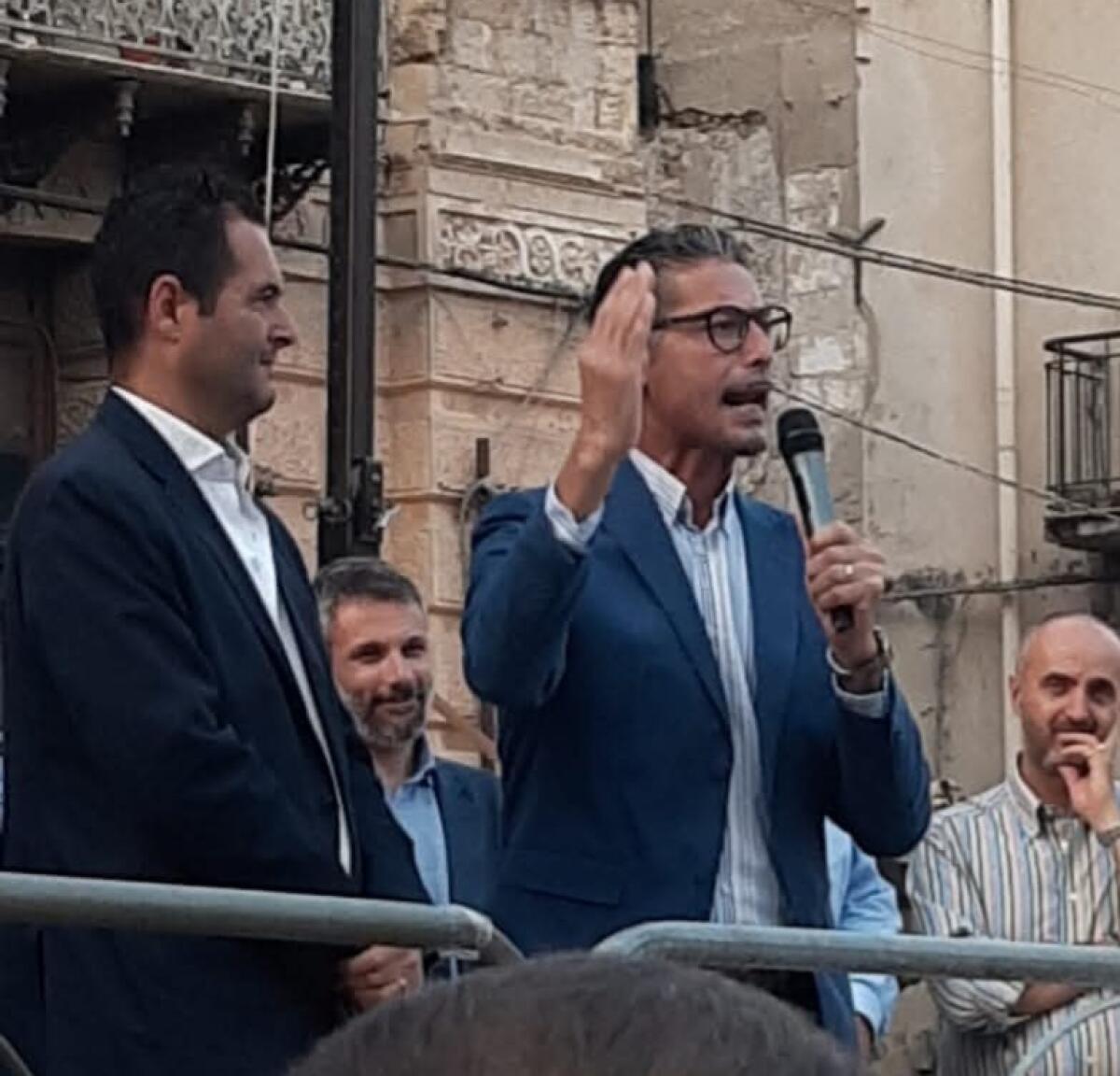 L&#8217;assessore Luigi Di Dio consegna lavori per circa 20 mln:l&#8217;ex scalo ferroviario, l&#8217;Orto Fontanelle e ora la palestra del Presti - 