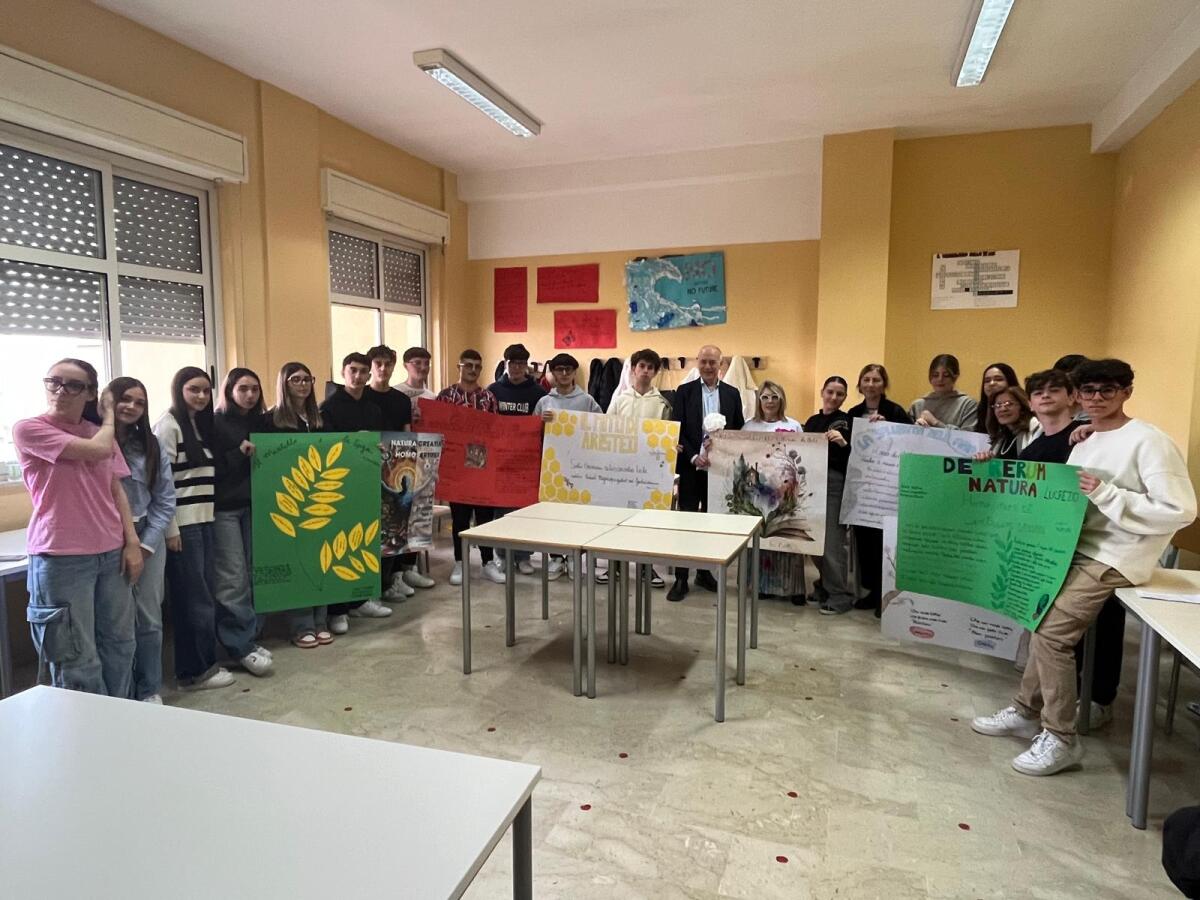 “Nontiscordardimé”,“La scuola si fa bella, al Liceo Vittorini -